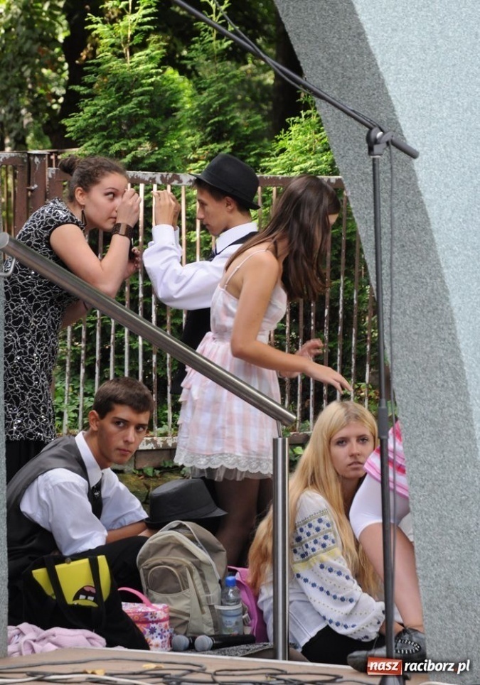 Zdjęcie w galerii na portalu naszraciborz.pl: Musicalowe klimaty w parku Roth wiadomości z regionu