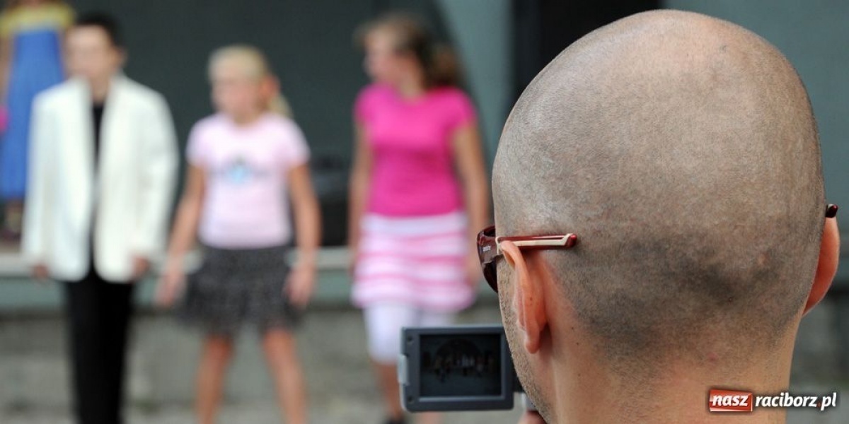 Zdjęcie w galerii na portalu naszraciborz.pl: Musicalowe klimaty w parku Roth wiadomości z regionu