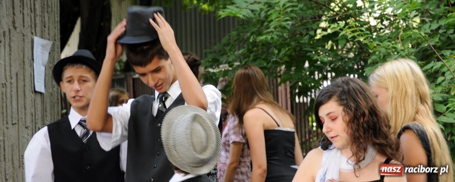 Zdjęcie w galerii na portalu naszraciborz.pl: Musicalowe klimaty w parku Roth wiadomości z regionu