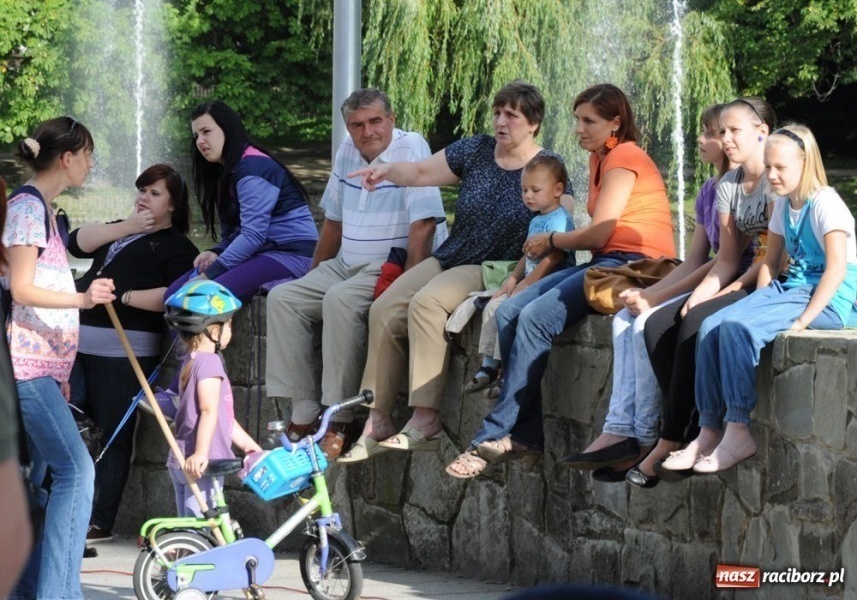 Zdjęcie w galerii na portalu naszraciborz.pl: Musicalowe klimaty w parku Roth wiadomości z regionu