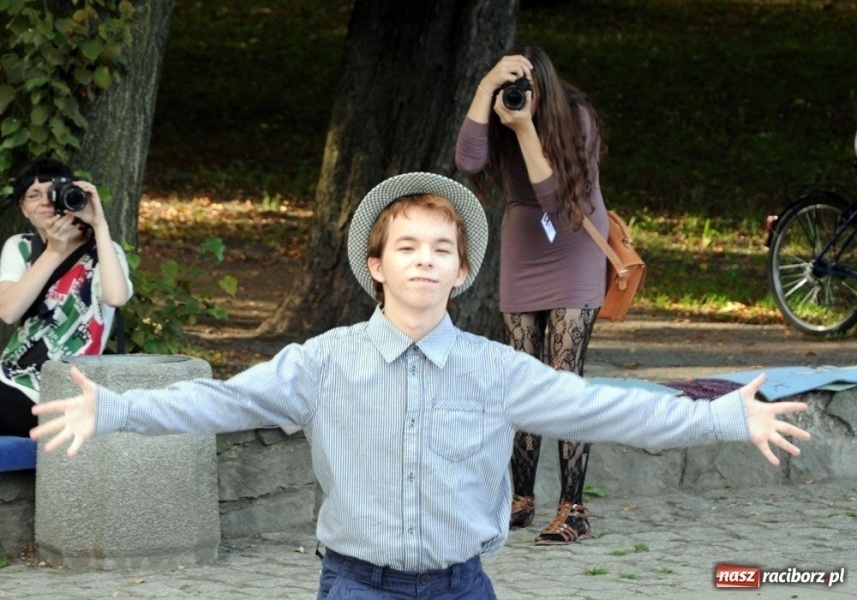 Zdjęcie w galerii na portalu naszraciborz.pl: Musicalowe klimaty w parku Roth wiadomości z regionu