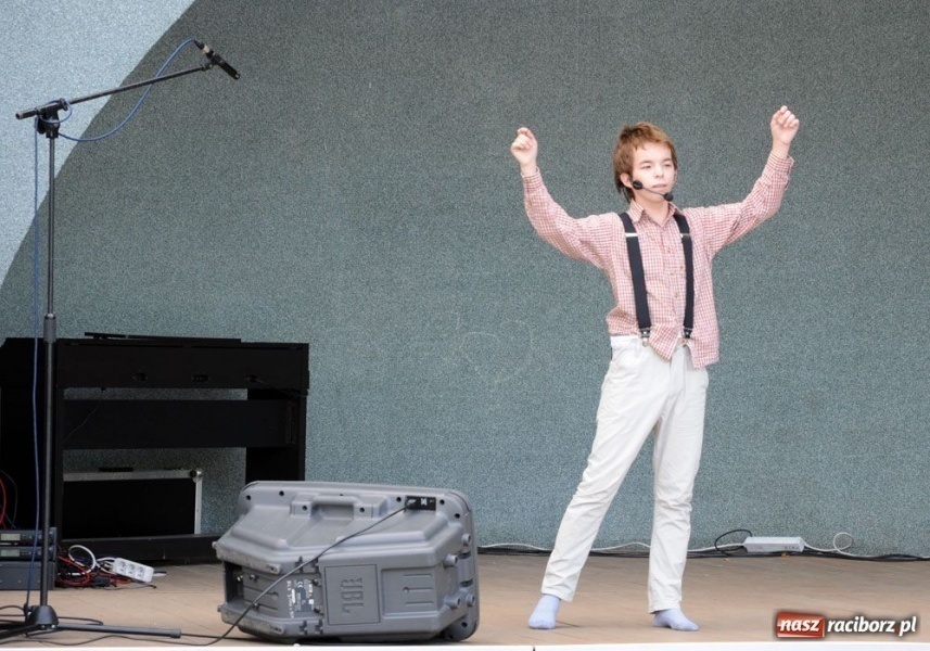 Zdjęcie w galerii na portalu naszraciborz.pl: Musicalowe klimaty w parku Roth wiadomości z regionu