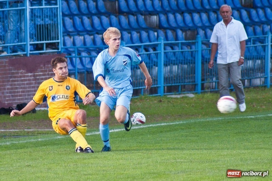 Zdjęcie w galerii na portalu naszraciborz.pl: Fatalny początek sezonu Unii Racibórz wiadomości z regionu