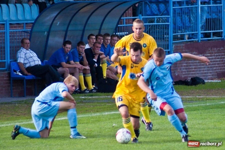 Zdjęcie w galerii na portalu naszraciborz.pl: Fatalny początek sezonu Unii Racibórz wiadomości z regionu