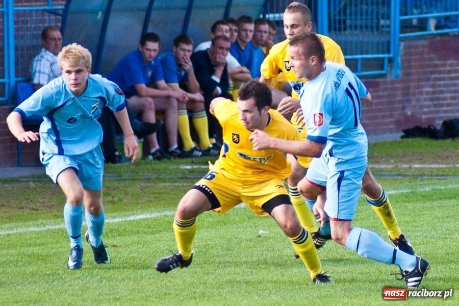 Zdjęcie w galerii na portalu naszraciborz.pl: Fatalny początek sezonu Unii Racibórz wiadomości z regionu