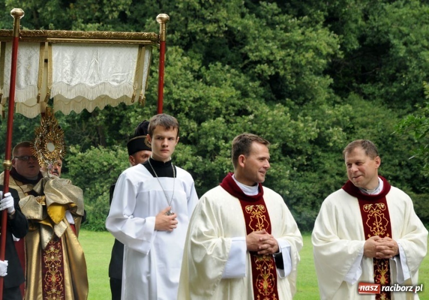 Zdjęcie w galerii na portalu naszraciborz.pl: Kobiety, bądźcie skromne wiadomości z regionu
