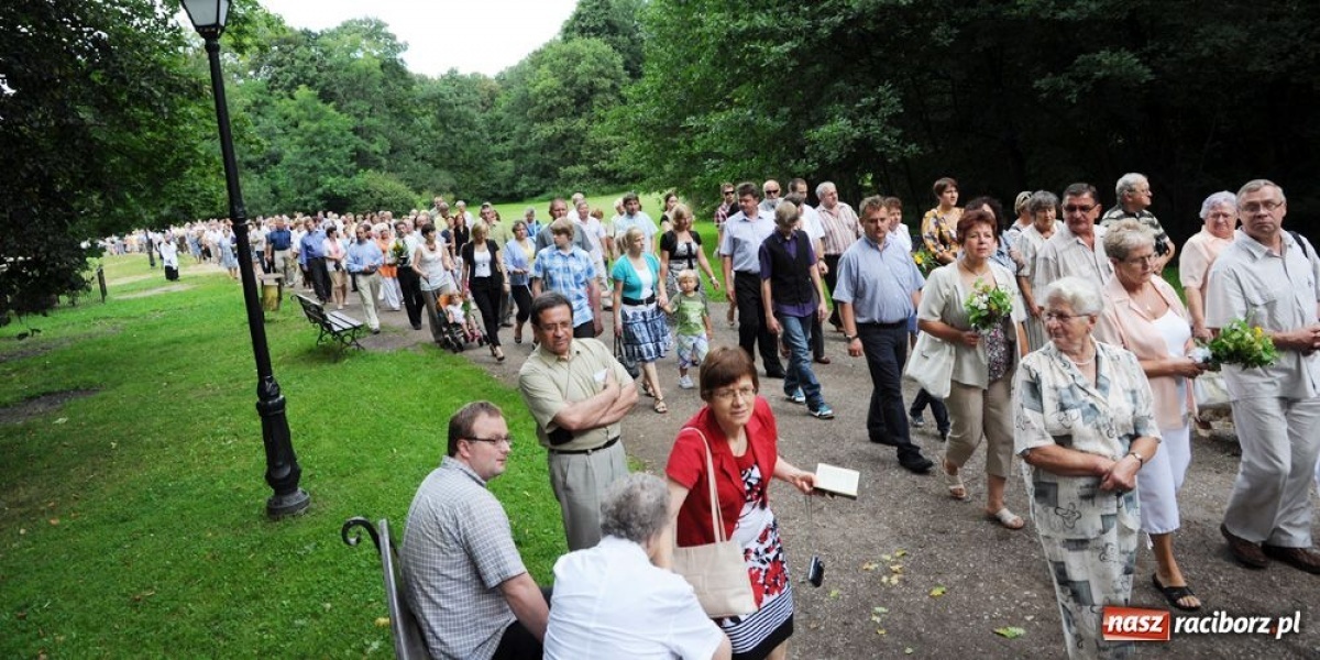 Zdjęcie w galerii na portalu naszraciborz.pl: Kobiety, bądźcie skromne wiadomości z regionu
