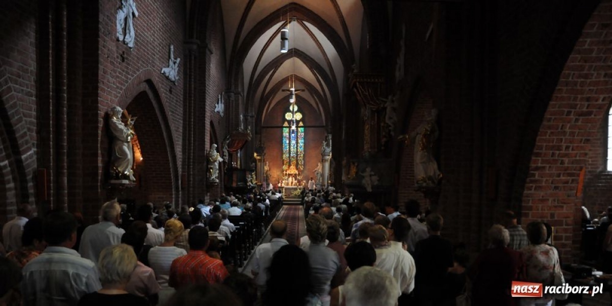 Zdjęcie w galerii na portalu naszraciborz.pl: Kobiety, bądźcie skromne wiadomości z regionu