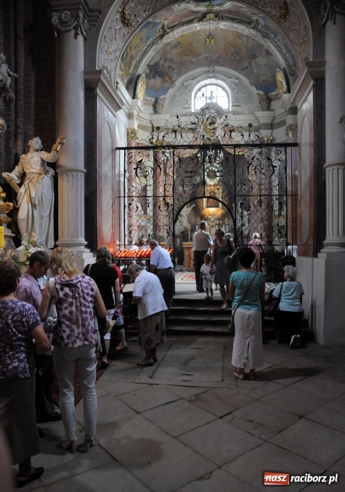 Zdjęcie w galerii na portalu naszraciborz.pl: Kobiety, bądźcie skromne wiadomości z regionu