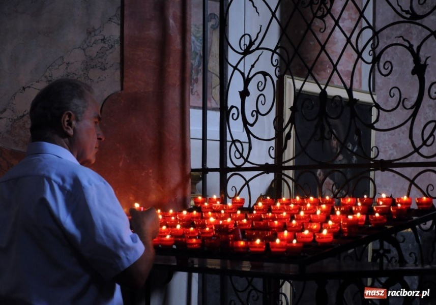 Zdjęcie w galerii na portalu naszraciborz.pl: Kobiety, bądźcie skromne wiadomości z regionu