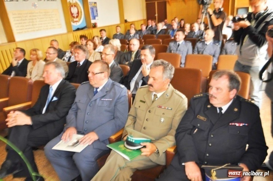 Zdjęcie w galerii na portalu naszraciborz.pl: W komendzie amerykańskie porządki? wiadomości z regionu