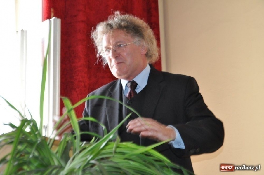 Zdjęcie w galerii na portalu naszraciborz.pl: W komendzie amerykańskie porządki? wiadomości z regionu