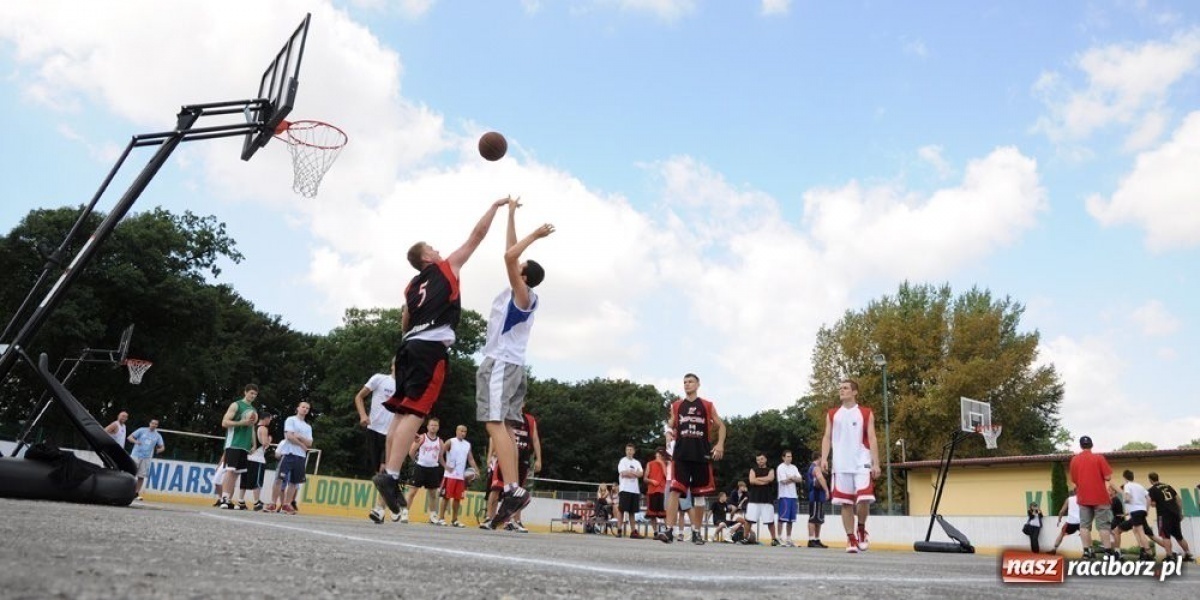 Zdjęcie w galerii na portalu naszraciborz.pl: StreetBall: Mevago CUP 2011 wiadomości z regionu
