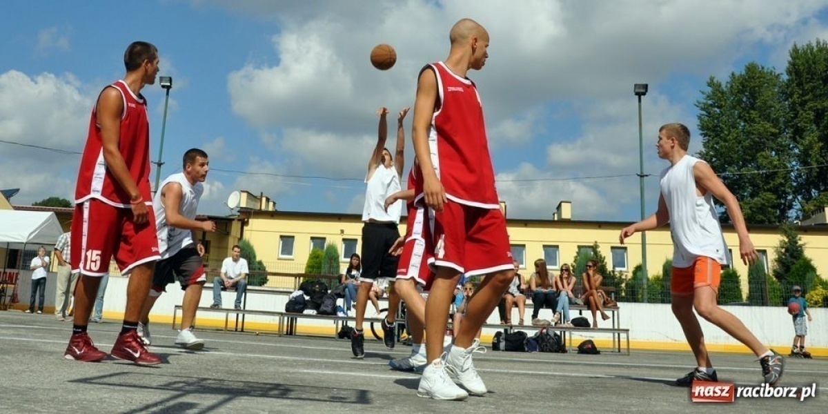 Zdjęcie w galerii na portalu naszraciborz.pl: StreetBall: Mevago CUP 2011 wiadomości z regionu