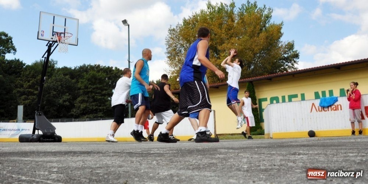 Zdjęcie w galerii na portalu naszraciborz.pl: StreetBall: Mevago CUP 2011 wiadomości z regionu