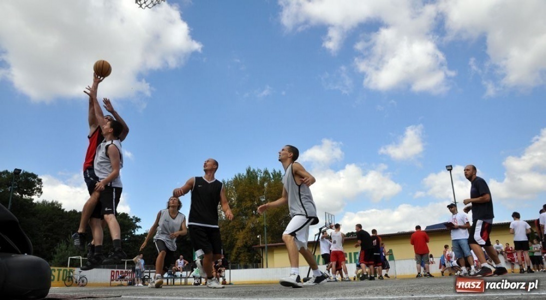 Zdjęcie w galerii na portalu naszraciborz.pl: StreetBall: Mevago CUP 2011 wiadomości z regionu