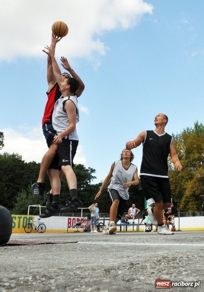 Zdjęcie w galerii na portalu naszraciborz.pl: StreetBall: Mevago CUP 2011 wiadomości z regionu