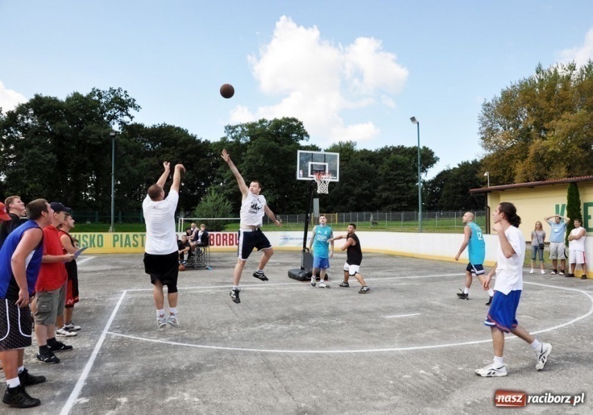 Zdjęcie w galerii na portalu naszraciborz.pl: StreetBall: Mevago CUP 2011 wiadomości z regionu