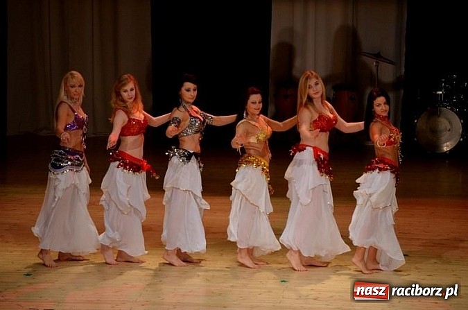 Zdjęcie w galerii na portalu naszraciborz.pl: Taniec orientalny wyzwala kobiecość wiadomości z regionu