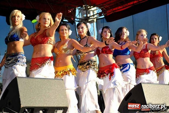 Zdjęcie w galerii na portalu naszraciborz.pl: Taniec orientalny wyzwala kobiecość wiadomości z regionu