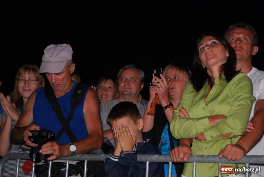 Zdjęcie w galerii na portalu naszraciborz.pl: Raciborzanie bawią się na Memoriale wiadomości z regionu