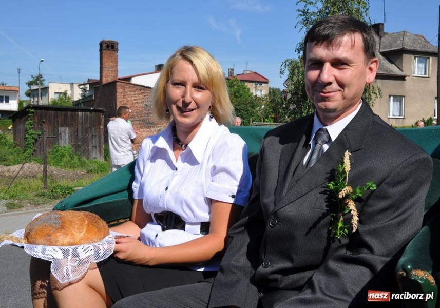 Zdjęcie w galerii na portalu naszraciborz.pl: W Krowiarkach dziękowali za plony wiadomości z regionu