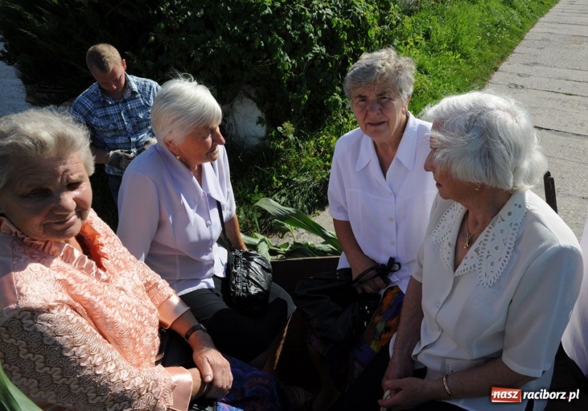 Zdjęcie w galerii na portalu naszraciborz.pl: W Krowiarkach dziękowali za plony wiadomości z regionu