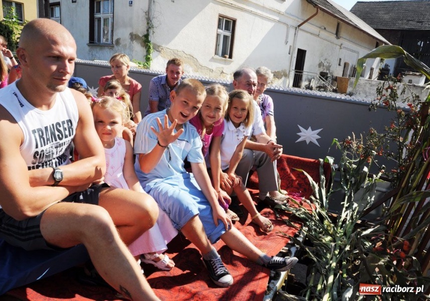 Zdjęcie w galerii na portalu naszraciborz.pl: W Krowiarkach dziękowali za plony wiadomości z regionu