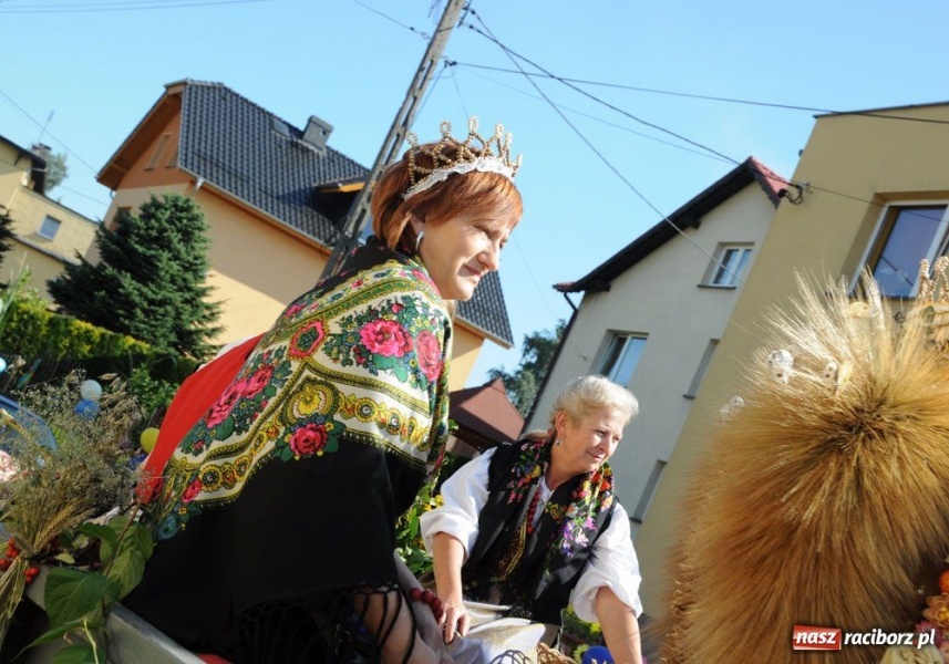 Zdjęcie w galerii na portalu naszraciborz.pl: W Krowiarkach dziękowali za plony wiadomości z regionu