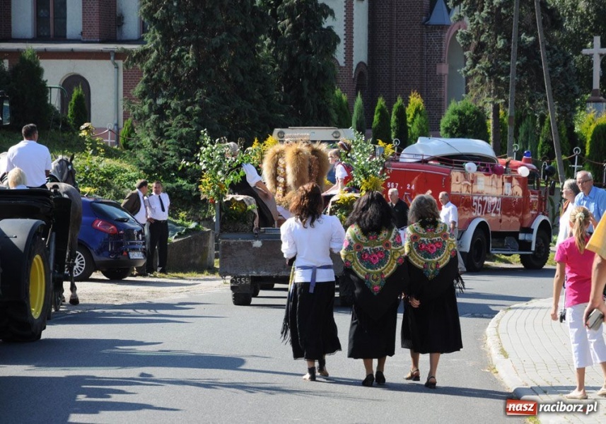 Zdjęcie w galerii na portalu naszraciborz.pl: W Krowiarkach dziękowali za plony wiadomości z regionu
