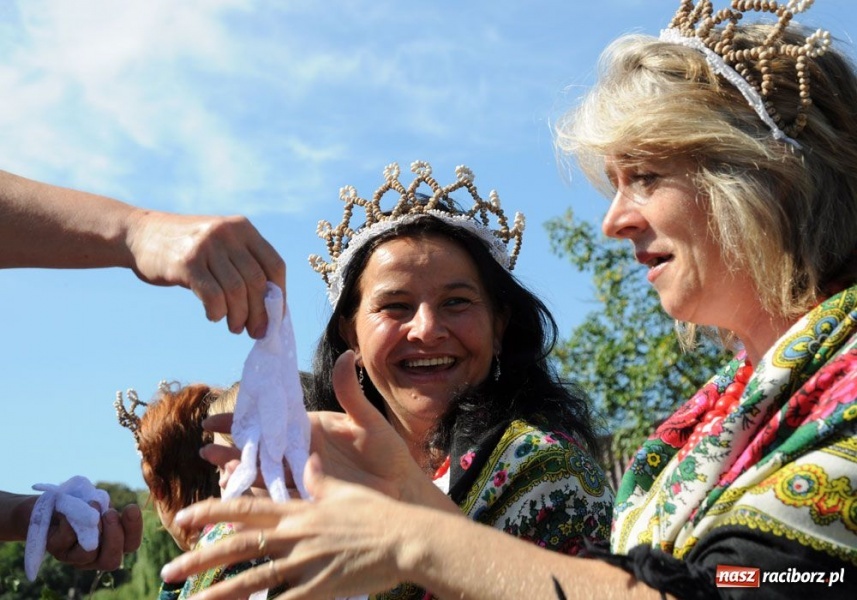 Zdjęcie w galerii na portalu naszraciborz.pl: W Krowiarkach dziękowali za plony wiadomości z regionu