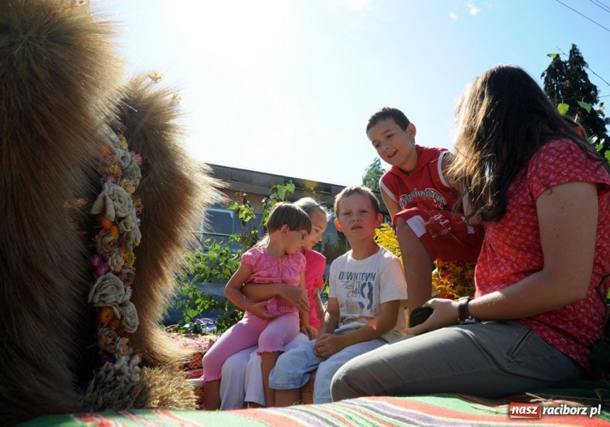 Zdjęcie w galerii na portalu naszraciborz.pl: W Krowiarkach dziękowali za plony wiadomości z regionu