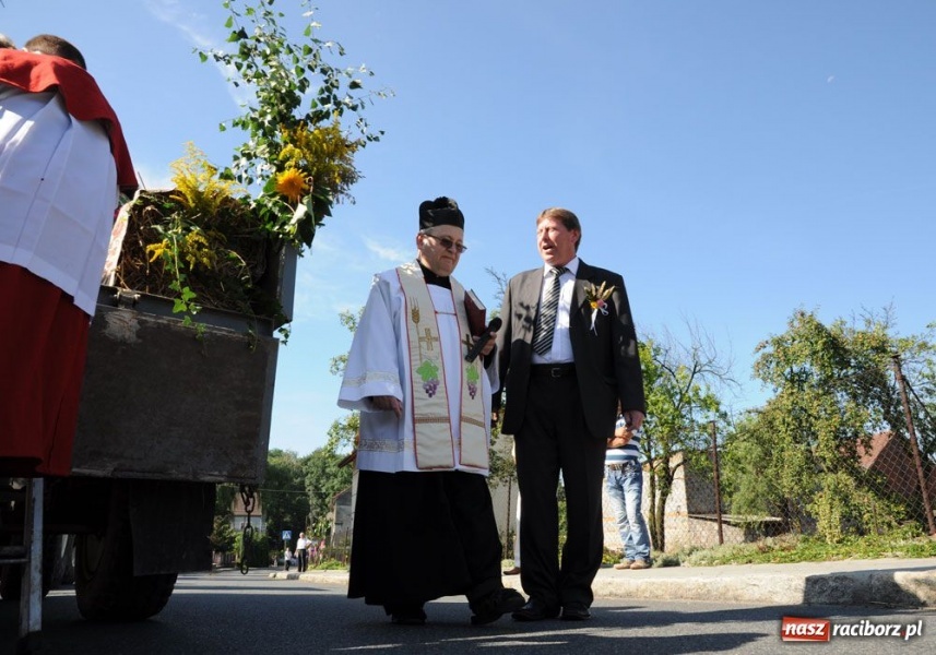 Zdjęcie w galerii na portalu naszraciborz.pl: W Krowiarkach dziękowali za plony wiadomości z regionu