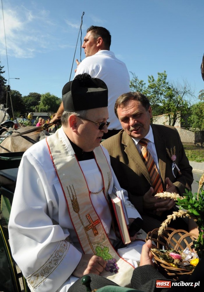 Zdjęcie w galerii na portalu naszraciborz.pl: W Krowiarkach dziękowali za plony wiadomości z regionu