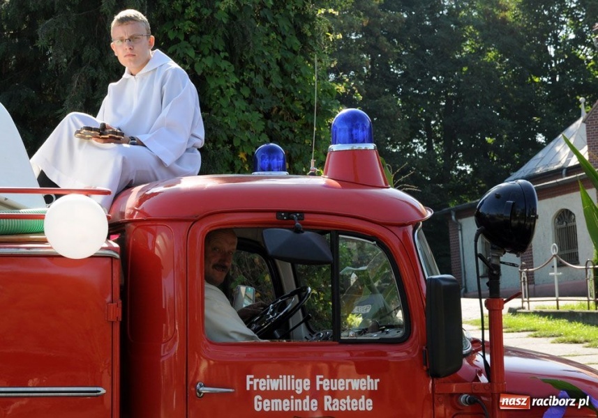 Zdjęcie w galerii na portalu naszraciborz.pl: W Krowiarkach dziękowali za plony wiadomości z regionu
