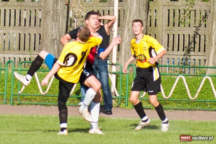 Zdjęcie w galerii na portalu naszraciborz.pl: Brzezie liderem po III kolejce wiadomości z regionu