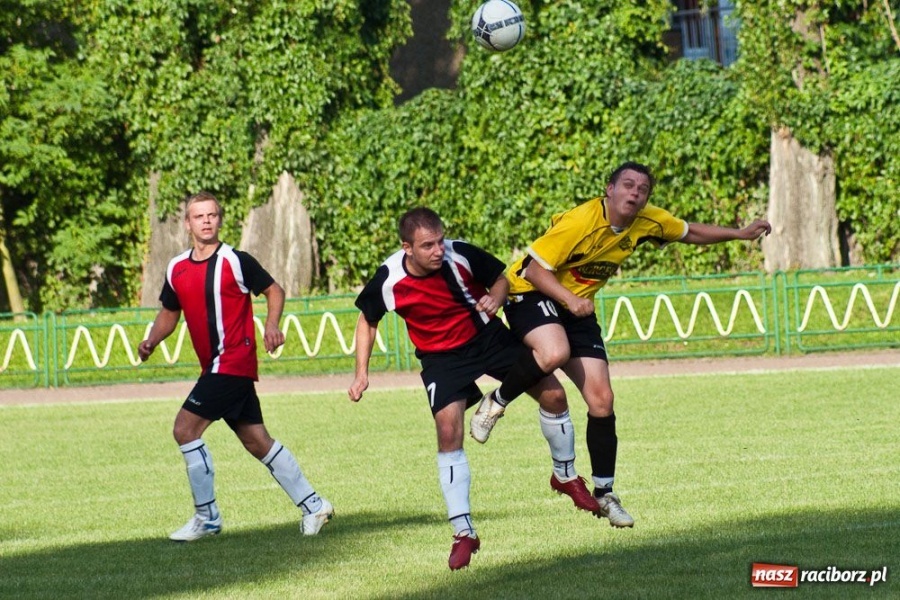 Zdjęcie w galerii na portalu naszraciborz.pl: Brzezie liderem po III kolejce wiadomości z regionu