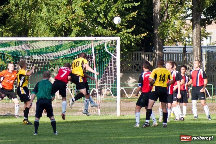 Zdjęcie w galerii na portalu naszraciborz.pl: Brzezie liderem po III kolejce wiadomości z regionu