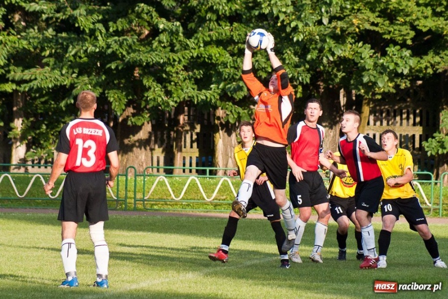 Zdjęcie w galerii na portalu naszraciborz.pl: Brzezie liderem po III kolejce wiadomości z regionu