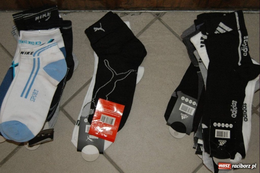 Zdjęcie w galerii na portalu naszraciborz.pl: Zatrzymane podróbki odzieży i obuwia  wiadomości z regionu
