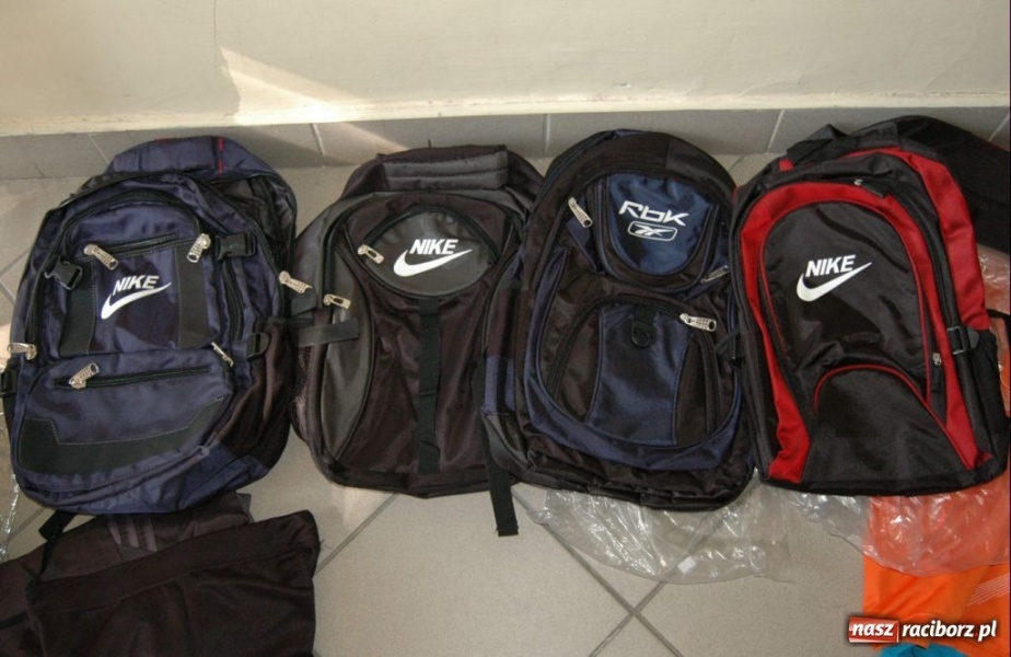 Zdjęcie w galerii na portalu naszraciborz.pl: Zatrzymane podróbki odzieży i obuwia  wiadomości z regionu