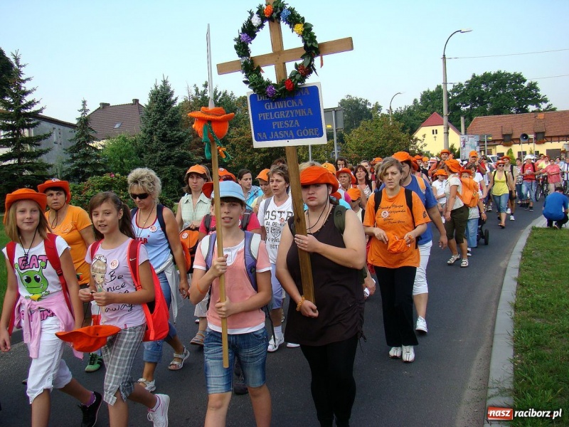 Zdjęcie w galerii na portalu naszraciborz.pl: Pomarańczowi już na szlaku wiadomości z regionu
