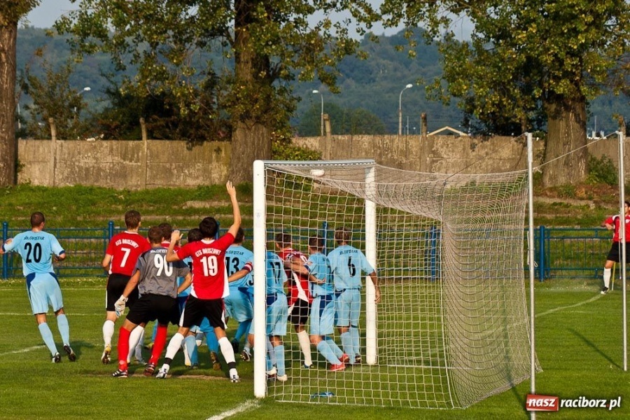 Zdjęcie w galerii na portalu naszraciborz.pl: Pierwsze punkty Unii Racibórz wiadomości z regionu