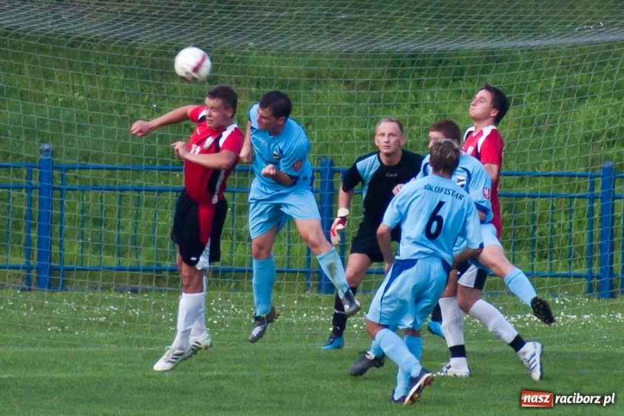 Zdjęcie w galerii na portalu naszraciborz.pl: Pierwsze punkty Unii Racibórz wiadomości z regionu