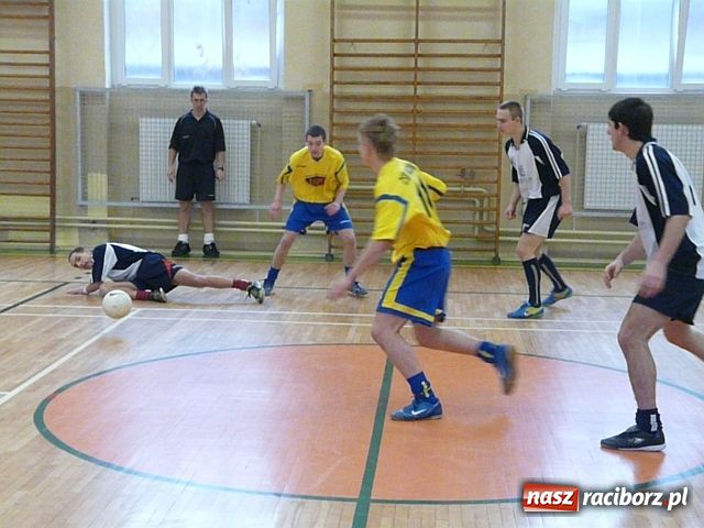 Zdjęcie w galerii na portalu naszraciborz.pl: Piłkarski turniej w Budowlance wiadomości z regionu