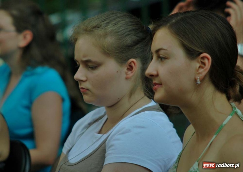 Zdjęcie w galerii na portalu naszraciborz.pl: Kto usta twe całował w Książnicy wiadomości z regionu