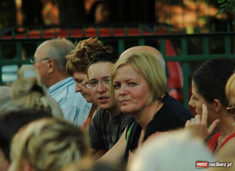 Zdjęcie w galerii na portalu naszraciborz.pl: Kto usta twe całował w Książnicy wiadomości z regionu