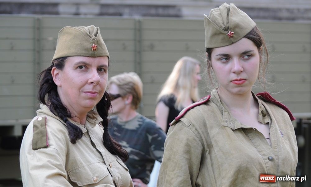 Zdjęcie w galerii na portalu naszraciborz.pl: Piknik militarny w Tworkowie wiadomości z regionu