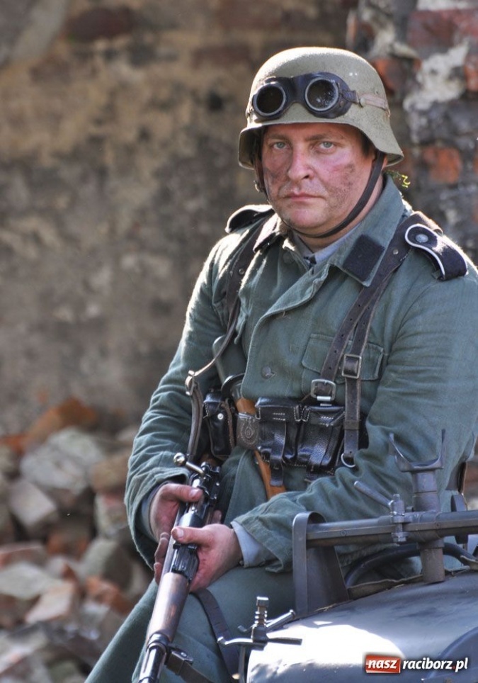 Zdjęcie w galerii na portalu naszraciborz.pl: Piknik militarny w Tworkowie wiadomości z regionu