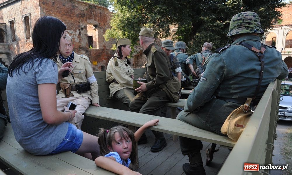 Zdjęcie w galerii na portalu naszraciborz.pl: Piknik militarny w Tworkowie wiadomości z regionu